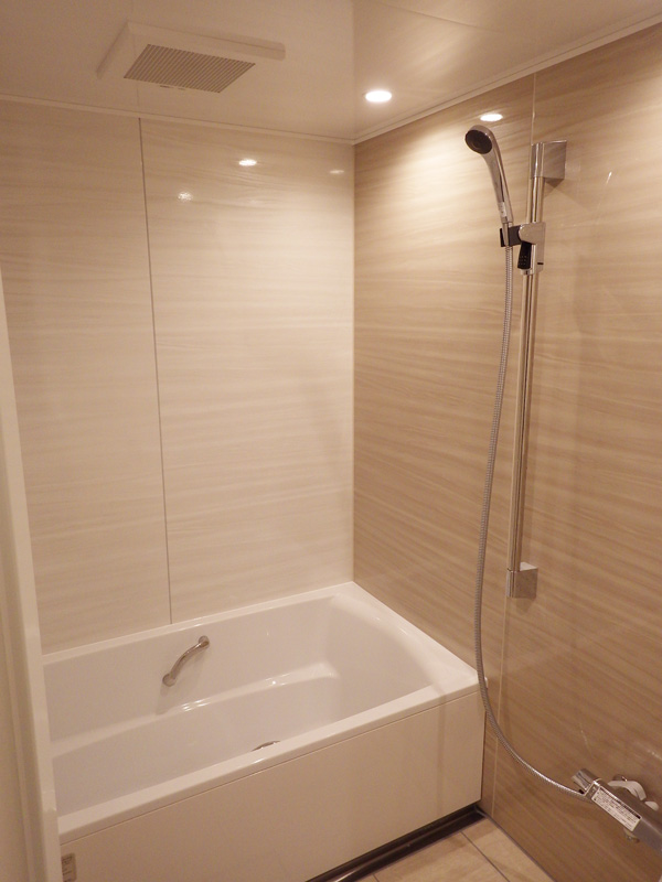 マグネットがつく壁パネルでお掃除もラクラク! マグネットがつく壁パネルでお掃除もラクラク!